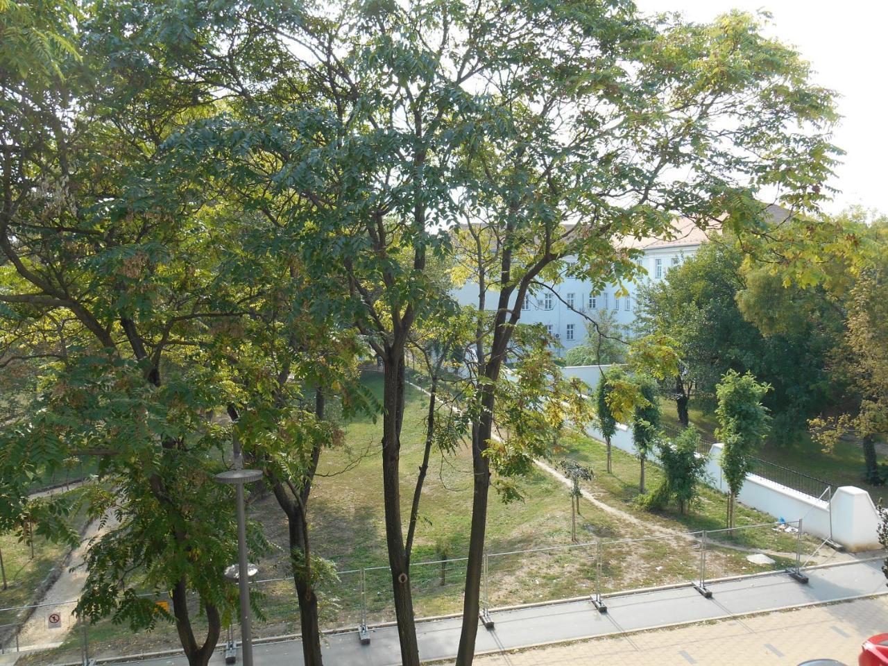 Dunavski Park نوفي ساد المظهر الخارجي الصورة